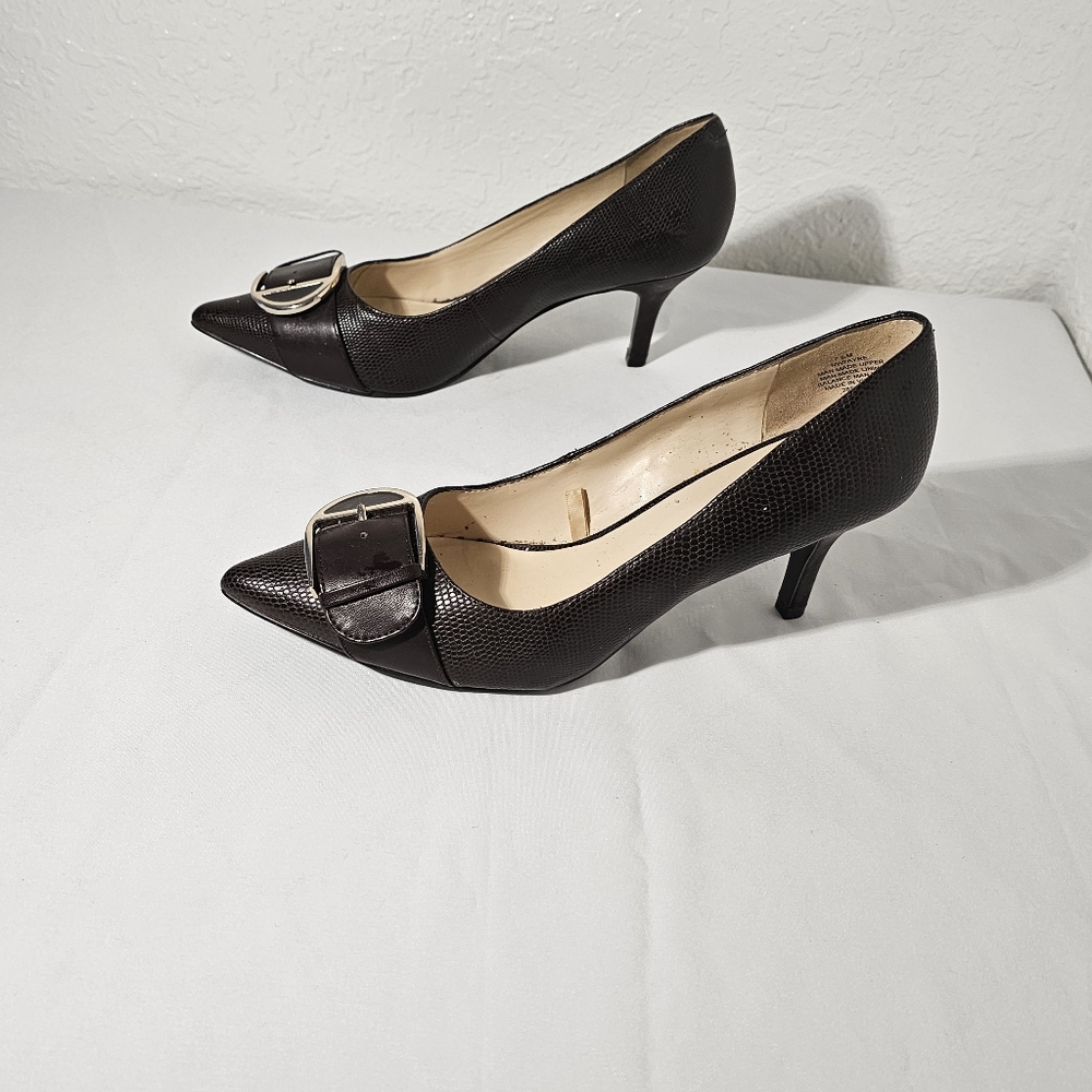 Nine West Women's Paylette Black Leather Buckle Pump size 7 1/2 M